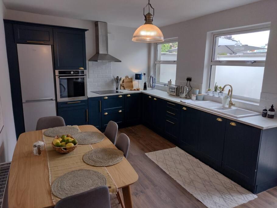 White Birds Townhouse In Sligo Town Center公寓 外观 照片